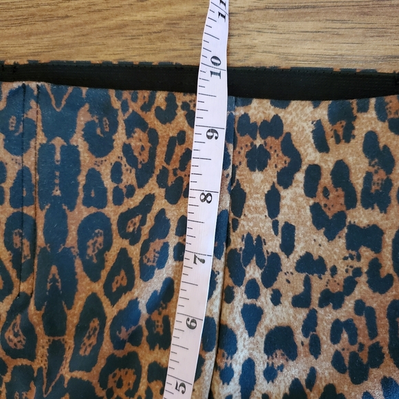 Peter Nygard Medium (10/12) Suede Leggings - Picture 6 of 7